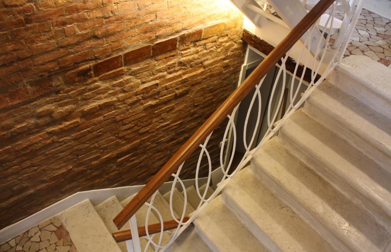 ホテル A Casa Di V-Ale トレヴィーゾ エクステリア 写真